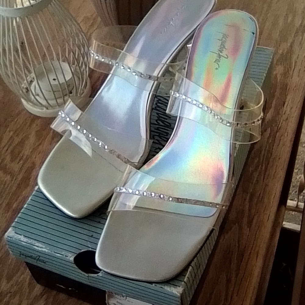 Jacqueline Ferrar Peep Toes sz 7.5